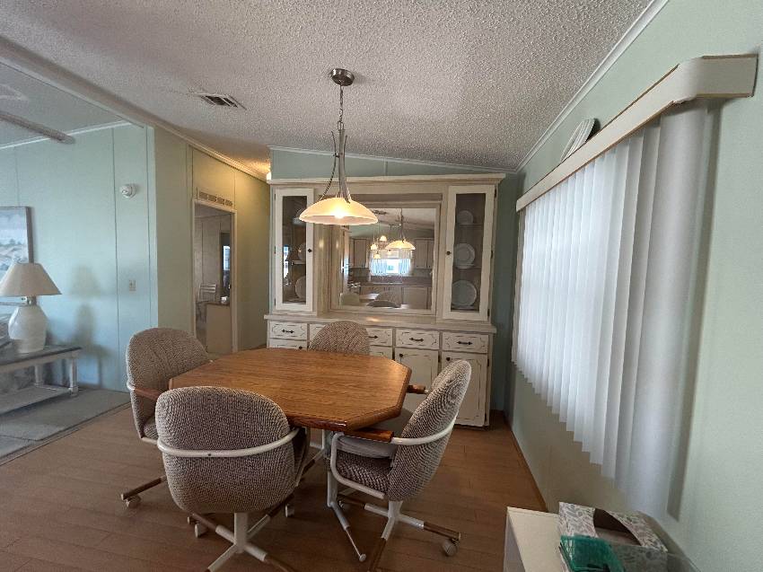 86 Larkspur Ave a Palmetto, FL Mobile or Manufactured Home for Sale